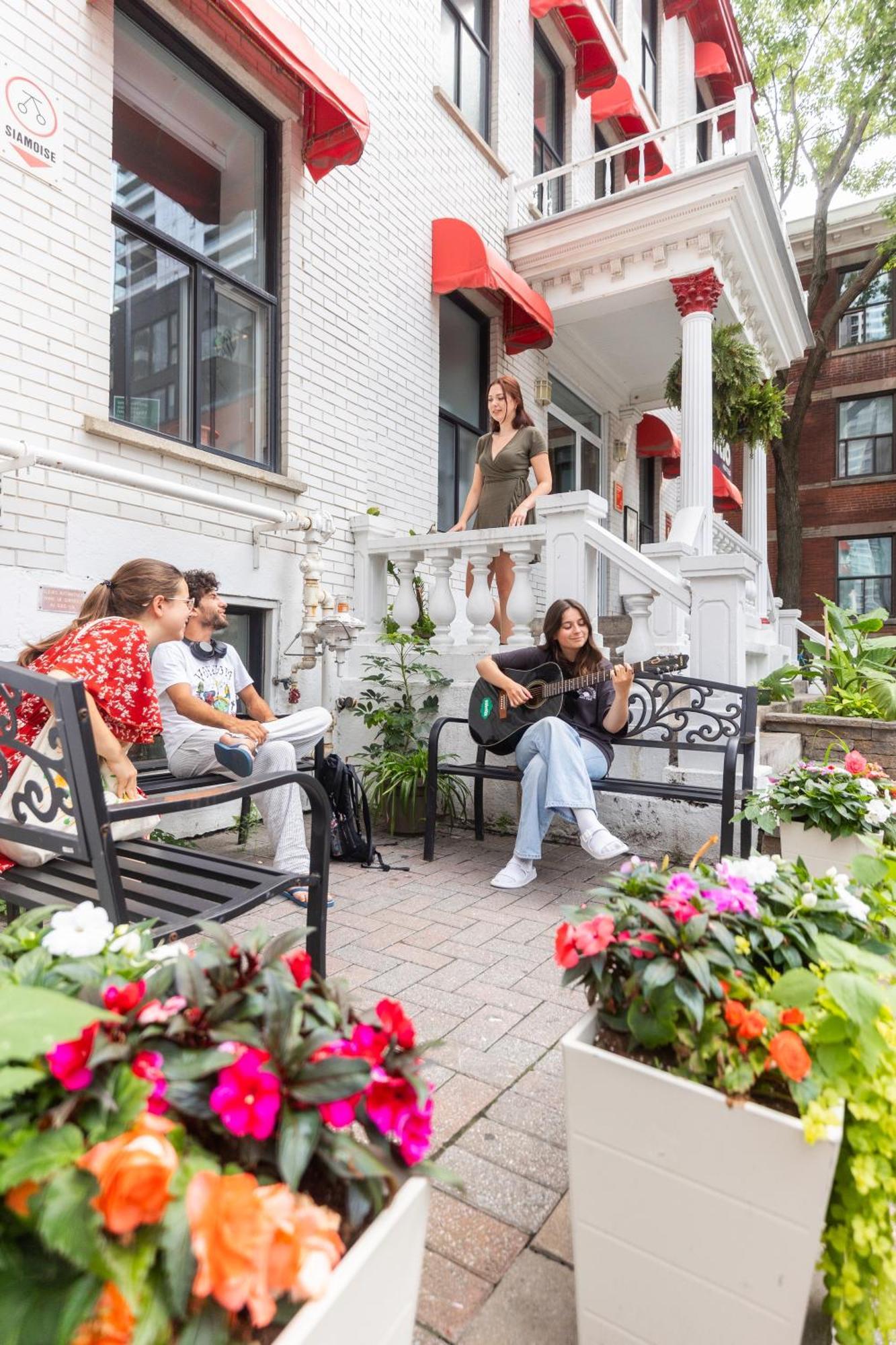 Auberge Saintlo Montreal Hostel Exterior foto