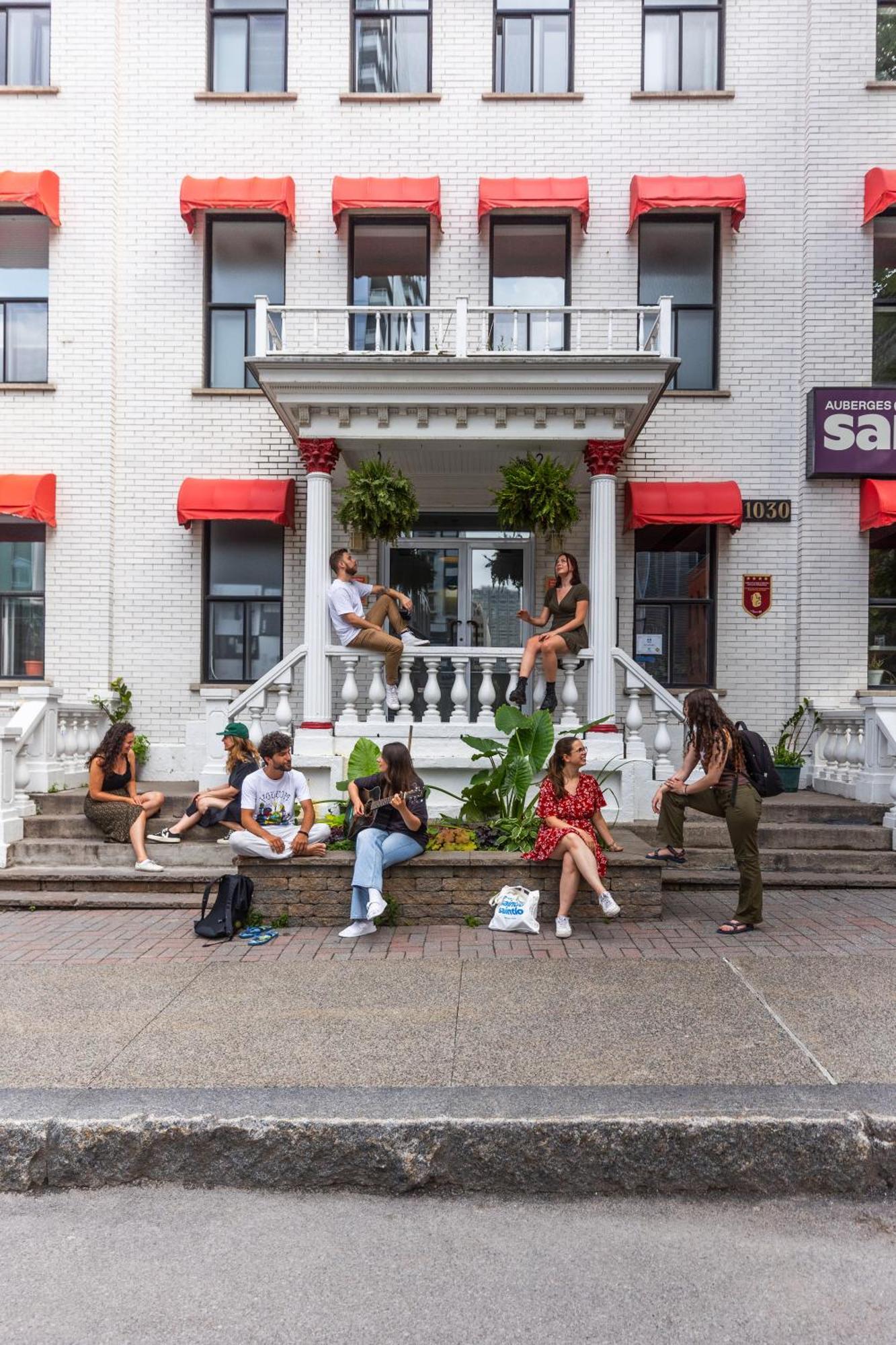 Auberge Saintlo Montreal Hostel Exterior foto